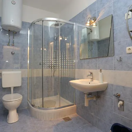 Apartment By The Sea Kastel Kambelovac, - 20605