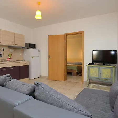 Apartment By The Sea Kastel Kambelovac, - 20605